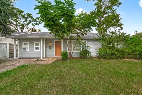 1910 Woodcrest Dr, Houston, TX 77018