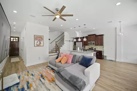 4402 Mckinley St #B, Houston, TX 77051
