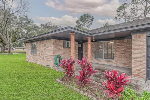 2834 Pansy St, Pasadena, TX 77503