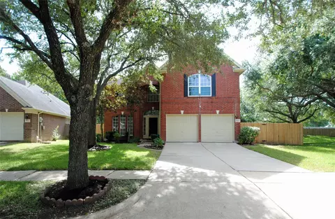 819 Fairpark Ln, Sugar Land, TX 77479
