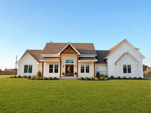 5501 Larkspur Ln, Chappell Hill, TX 77426