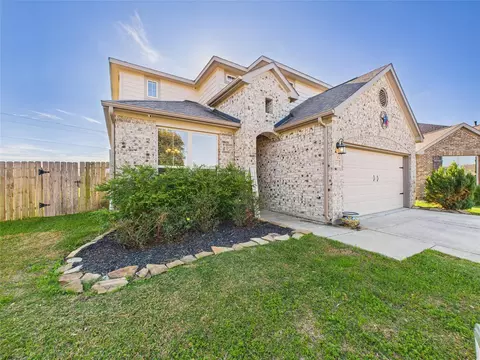 3202 Explorer Dr, Texas City, TX 77591