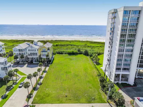 805 827 Ramsar Rd, Galveston, TX 77550
