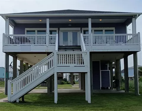 3008 Shady Ln, Crystal Beach, TX 77650