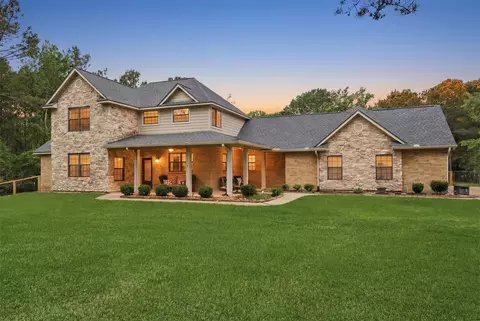 15420 Queen Elizabeth Ct, Montgomery, TX 77316