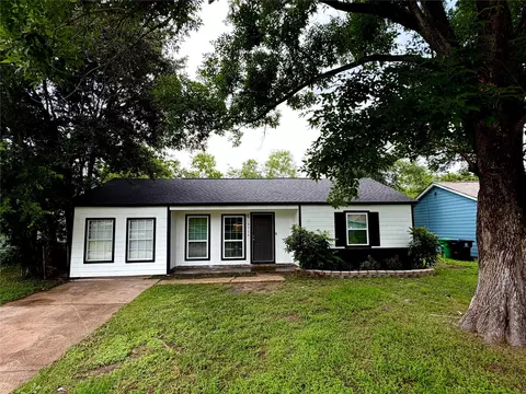 5715 Lakefield Dr, Houston, TX 77033