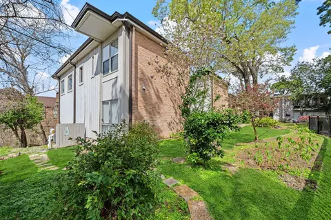 8211 Katy Fwy #44, Houston, TX 77024