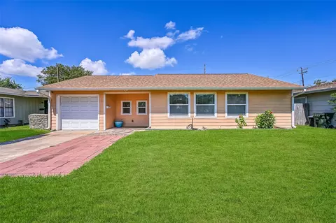 104 Bonita Ave, Galveston, TX 77550