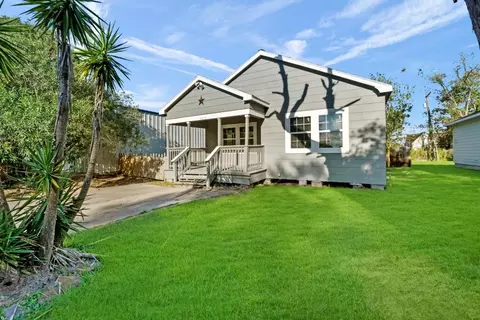 928 Tallow Sq, La Marque, TX 77568