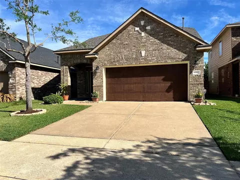 9111 Fuqua Ridge Ln, Houston, TX 77075