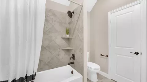 Bath - 4226 Davis Oak Dr, Spring, TX 77386 photo 9 of 9