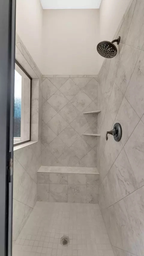 Bath - 4226 Davis Oak Dr, Spring, TX 77386 photo 6 of 9