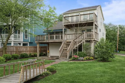 131 Oak Rd, Clear Lake Shores, TX 77565