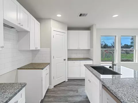 Kitchen - 1010 4th St, Hempstead, TX 77445 photo 3 of 3