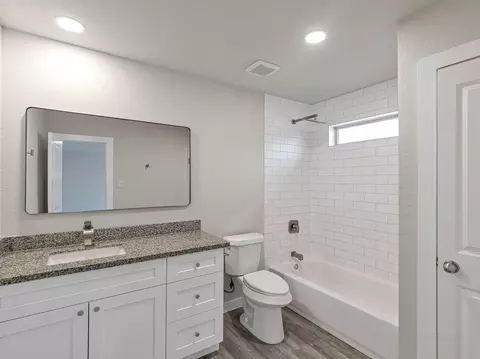 Bath - 1010 4th St, Hempstead, TX 77445 photo 1 of 2