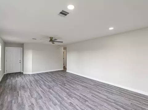 Living - 1010 4th St, Hempstead, TX 77445 photo 4 of 5