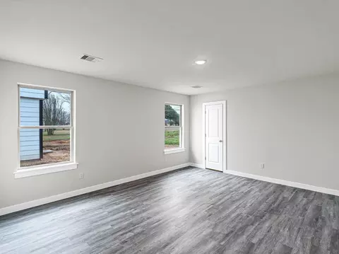Living - 1010 4th St, Hempstead, TX 77445 photo 5 of 5