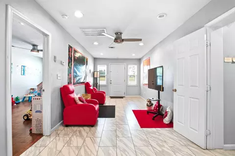 Entry Way - 5302 Treaschwig Rd, Spring, TX 77373 photo 5 of 10