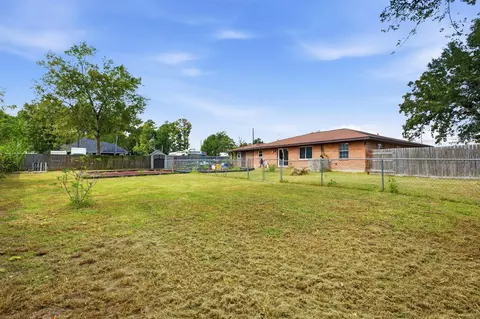 Exterior - 5302 Treaschwig Rd, Spring, TX 77373 photo 5 of 10