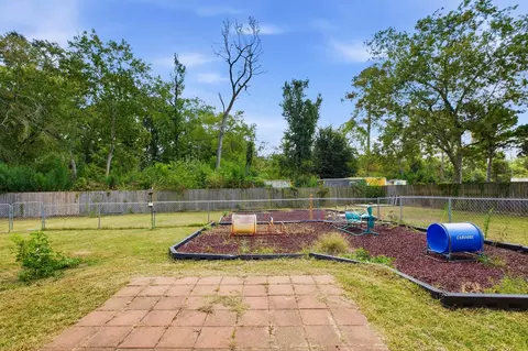 Exterior - 5302 Treaschwig Rd, Spring, TX 77373 photo 9 of 10