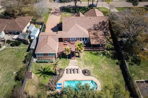 18510 Barbuda Ln, Houston, TX 77058