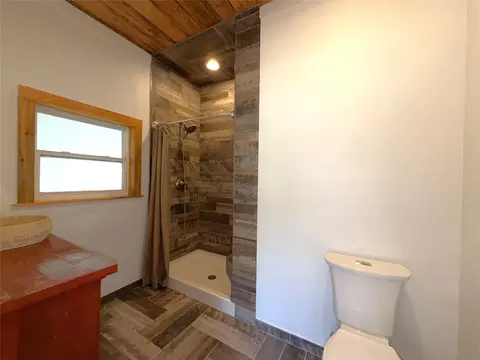 Bath - 294 Canadian Dr, Trinity, TX 75862 photo 1 of 5