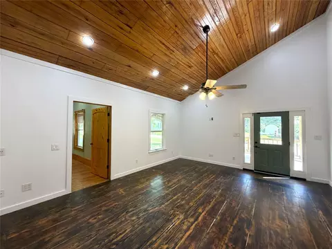 Living - 294 Canadian Dr, Trinity, TX 75862 photo 3 of 5