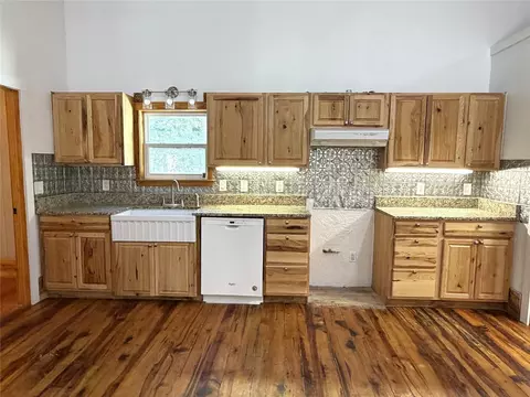 Kitchen - 294 Canadian Dr, Trinity, TX 75862 photo 2 of 4