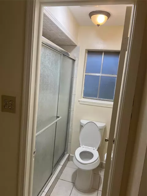 Bath - 3418 Candlewisp Dr, Spring, TX 77388 photo 3 of 4