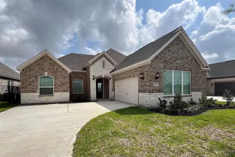 2015 Tioga View Dr, Iowa Colony, TX 77583