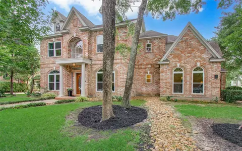 2 English Glade Ct #2, The Woodlands, TX 77381