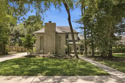 15211 River Park Dr, Houston, TX 77070