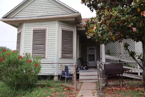 4028 Sealy St, Galveston, TX 77550