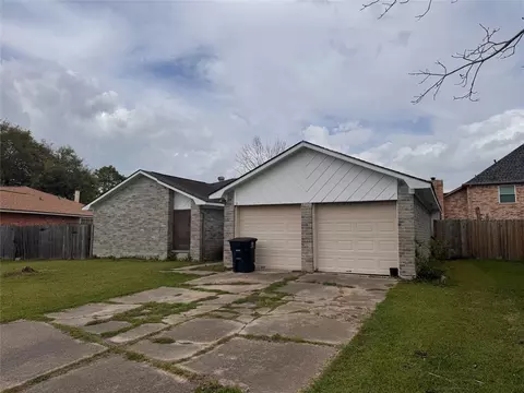 13711 Charidges Ct, Houston, TX 77034
