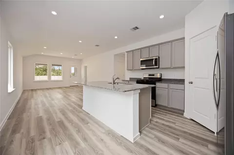 5205 Greengrass Willow Way, Houston, TX 77048