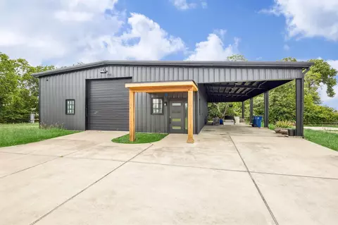 8714 Masters Rd, Manvel, TX 77578