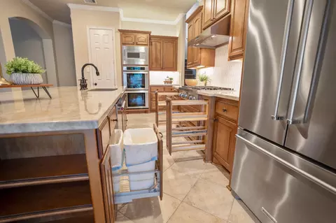 Kitchen - 2407 Hendricks Lakes Dr, Spring, TX 77388 photo 3 of 5