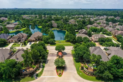 View/Area - 2407 Hendricks Lakes Dr, Spring, TX 77388 photo 7 of 8