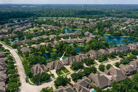 View/Area - 2407 Hendricks Lakes Dr, Spring, TX 77388 photo 4 of 8