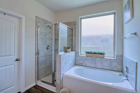 Bath - 16109 Dockside St, Crosby, TX 77532 photo 4 of 6