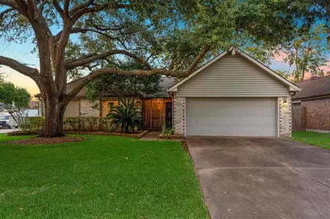16438 Camino Del Sol Dr, Houston, TX 77083
