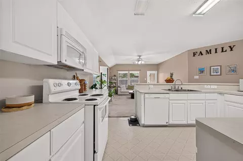 Kitchen - 30 S Vesper Bend Cir, Spring, TX 77382 photo 1 of 4