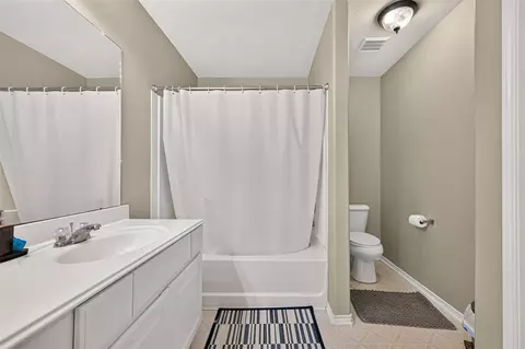 Bath - 30 S Vesper Bend Cir, Spring, TX 77382 photo 3 of 4