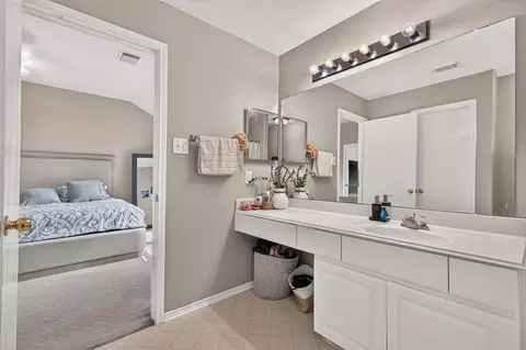 Bath - 30 S Vesper Bend Cir, Spring, TX 77382 photo 4 of 4