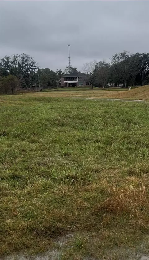 562 Mill Rd, Angleton, TX 77515 photo 3