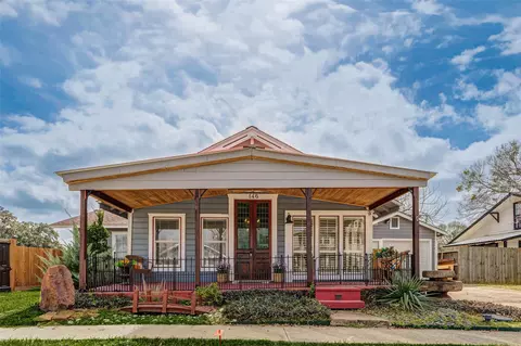 146 2nd St, Sugar Land, TX 77498