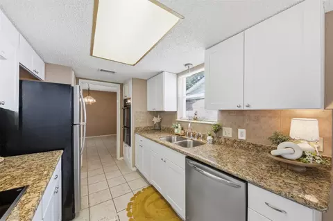 Kitchen - 4019 Postwood Dr, Spring, TX 77388 photo 2 of 6