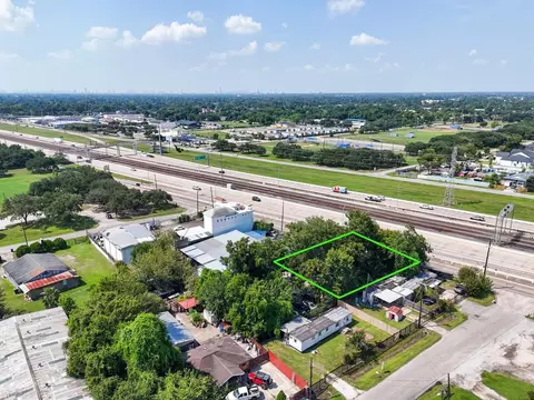 11110 E Hardy Rd, Houston, TX 77093
