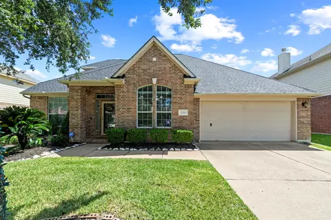 12320 Evening Bay Dr, Pearland, TX 77584