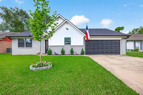 1819 Landmark Dr, Richmond, TX 77406